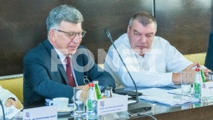 Grčiću nagrada za kolaps EPS